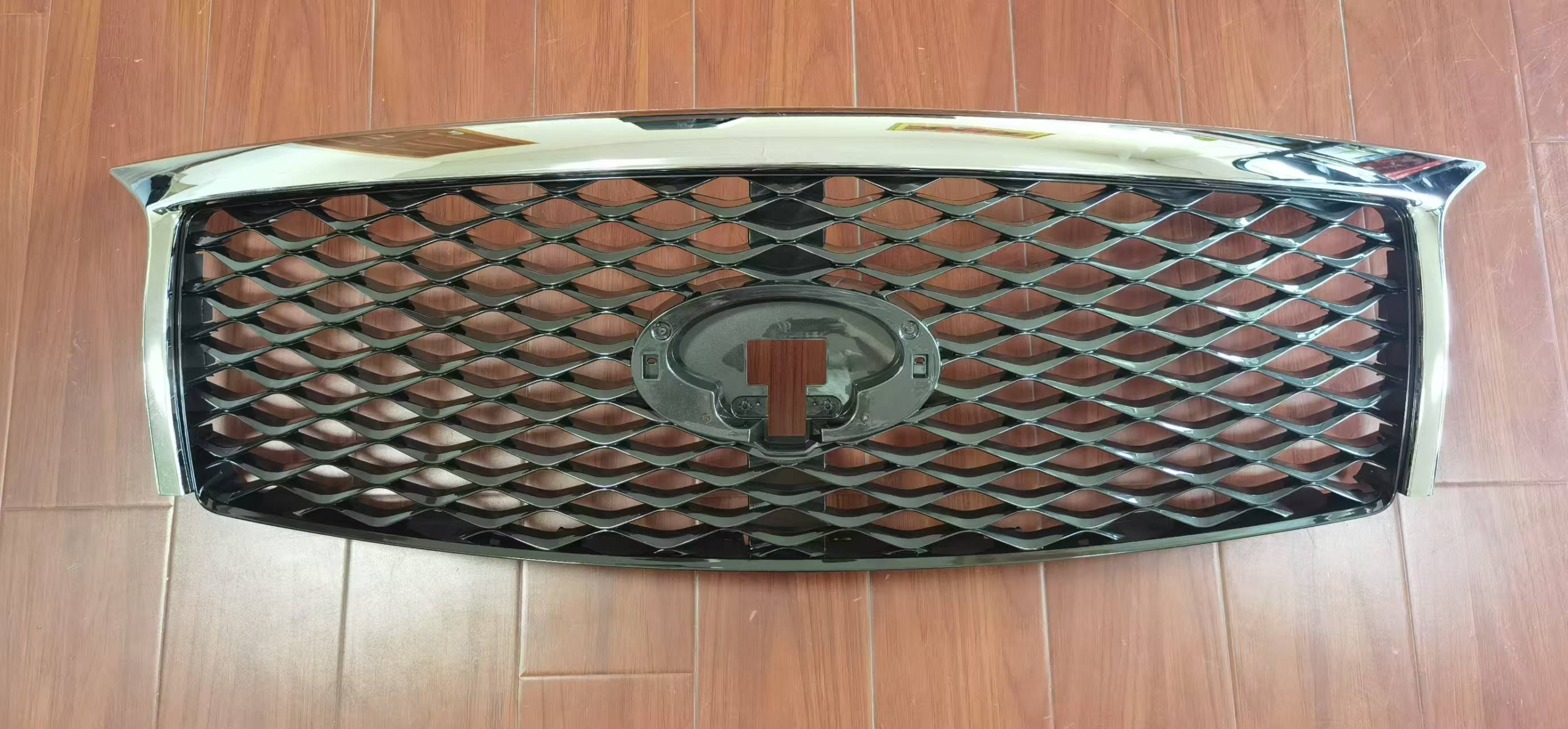 8186bec8c87a43d4d95b9fa3380fdbbb Grille/GRILLE BLACK Assembly For INFINITI QX80 2015-2018 OE 62310-5ZA1A - Image 1